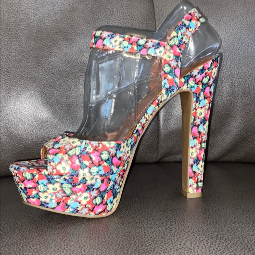 Jessica Simpson Floral platform heels